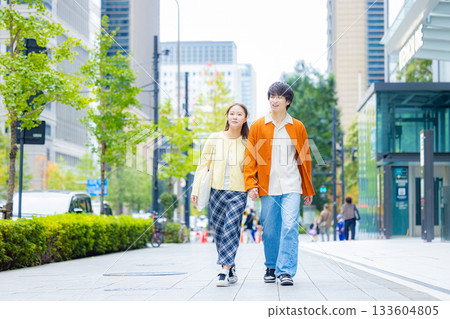 Couple dating 133604805