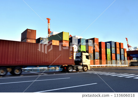 Shinagawa Pier in the evening 133606018