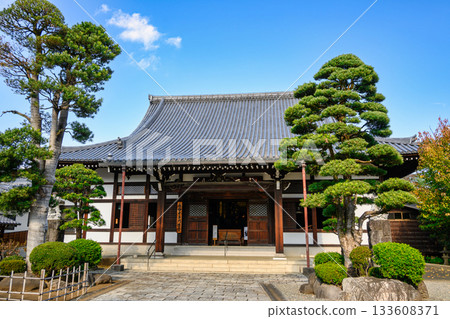 Hatto, the lecture hall of Hasedera Temple, a branch temple of Eiheiji Temple, Minato Ward, Tokyo Hatto, the lecture hall of Hasedera Temple, a branch temple of Eiheiji Temple, Minato Ward, Tokyo 133608371