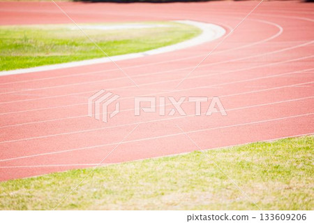 Athletics field on a sunny day 133609206