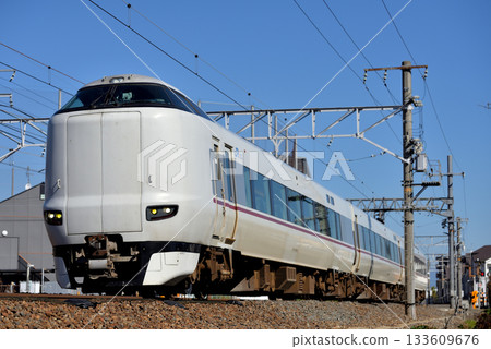 東海道線上的287系列特快列車「鸛」7號(已停駛) 東海道線上的287系列特快列車「鸛」7號(已停駛) 133609676