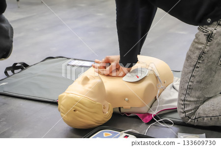 BLSD Defibrillator use course. first aid course - company safety - cardiac massage - Basic Life Support 133609730
