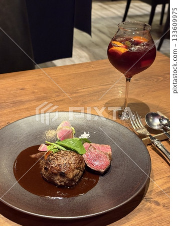 美味的牛排 133609975