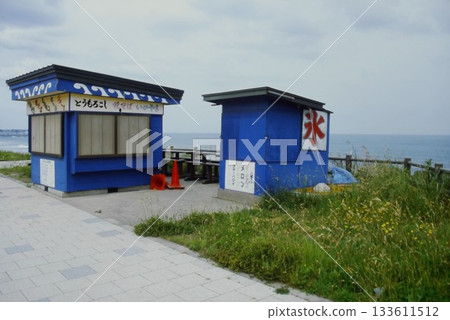 A seaside shaved ice stand and a late-summer scene in Ibaraki Prefecture (photographed 20-30 years ago) A seaside shaved ice stand and a late-summer scene in Ibaraki Prefecture (photographed 20-30 years ago) 133611512