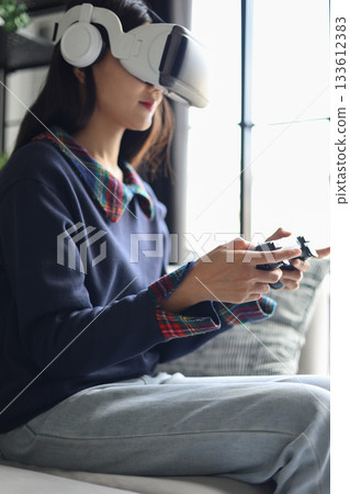 woman, VR, goggles 133612383