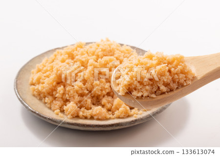 Salmon flakes Salmon flakes 133613074