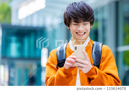 大學生 133614078