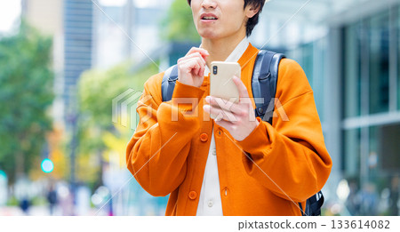 一名迷路的大學生 133614082