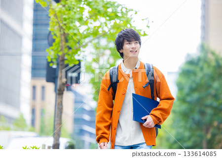 University students outdoors 133614085