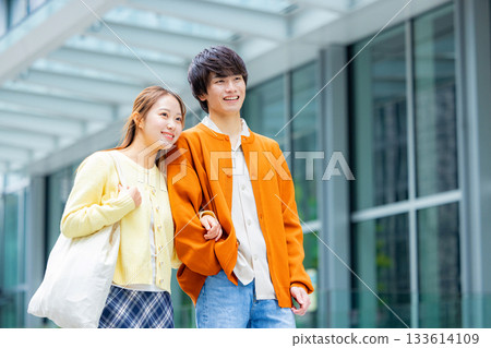 情侶約會 133614109