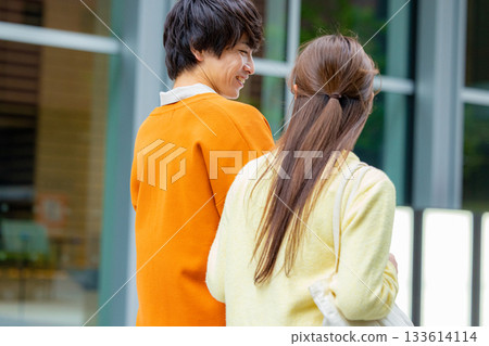 情侶約會 133614114