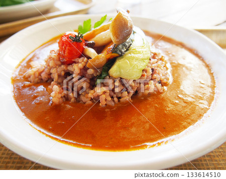 Vegetable curry rice made with mixed grain rice Vegetable curry rice made with mixed grain rice 133614510