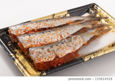 沙丁魚和明太子（烹飪前） 133614529