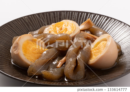 Squid, konjac and egg stew 133614777