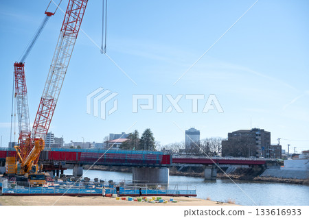 橋樑建設和起重機 133616933
