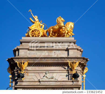 Barcelona ciudadela park Aurora golden quadriga Barcelona ciudadela park Aurora golden quadriga 133621452
