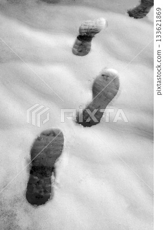 snow track shoes footprints on winter way snow track shoes footprints on winter way 133621869