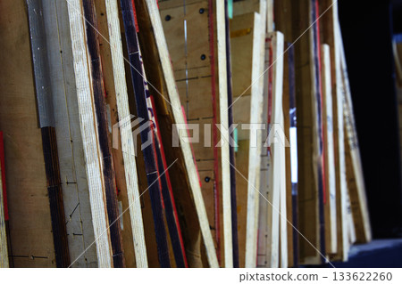 Dye punching paper machine in wood board Dye punching paper machine in wood board 133622260
