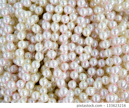 pearl balls necklace pattern texture 133623216