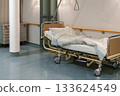 hospital bed in hospital 133624549