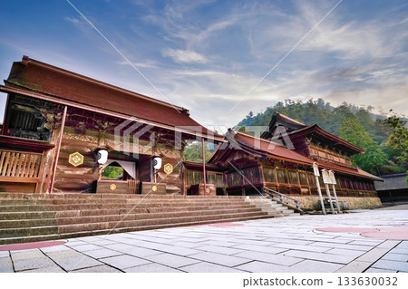 View of the tower gate at the main shrine of Izumo Taisha View of the tower gate at the main shrine of Izumo Taisha 133630032