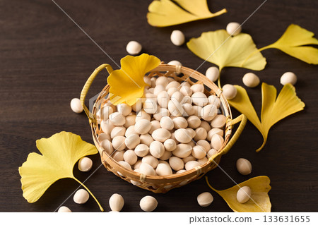 籃子裡的銀杏果 133631655