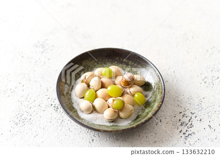 Salt roast ginkgo Salt roast ginkgo 133632210