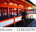 The large torii gate seen from the corridor 133632299