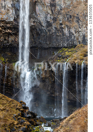栃木縣奧日光市－華嚴瀑布流域附近支流的景色 133635005