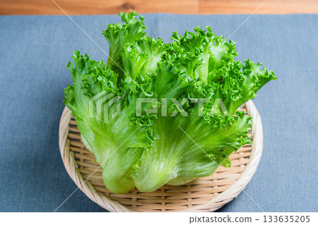 褶邊生菜 133635205