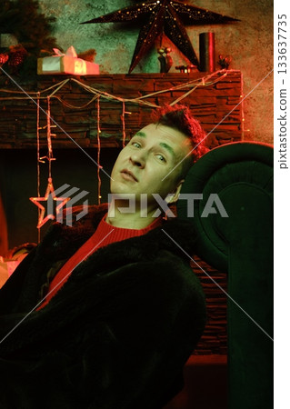 Actor captures mood amid seasonal festive and cinematic ambiance Actor captures mood amid seasonal festive and cinematic ambiance 133637735