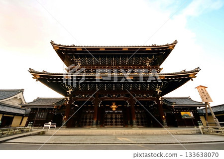 Higashi Honganji Temple, Goei-do Gate (Important Cultural Property), Kyoto Prefecture, Tokoha-cho, Shimogyo Ward, Kyoto City, February 2022 133638070