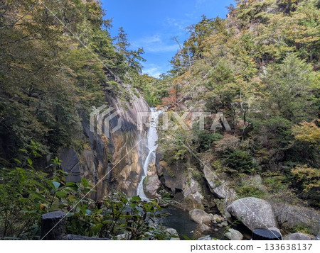 Senga Falls (Shosenkyo Gorge, one of Japan's 100 best waterfalls and one of the 100 best waters of the Heisei era) 133638137