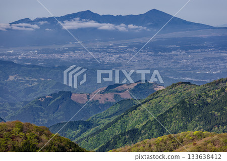Mount Ono, Mount Ashitaka and Gotemba city seen from Mount Tonotake in Tanzawa 133638412