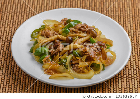 蠔油炒肉和蔬菜 蠔油炒肉和蔬菜 133638617