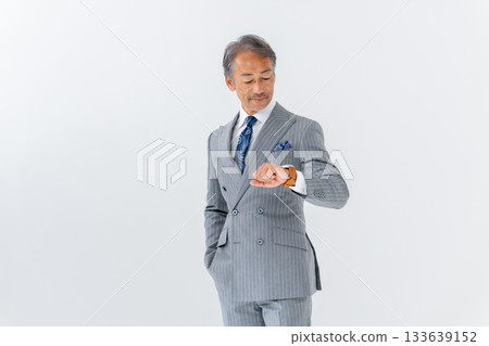 時尚的商人肖像 133639152