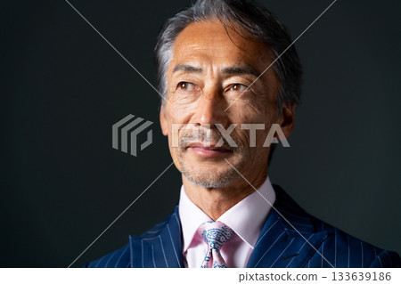 商業老手冷靜下來 133639186