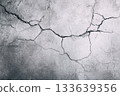 具有細微裂紋和顆粒感的混凝土材料，高清晰度宏觀紋理 133639356