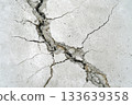 具有細微裂紋和顆粒感的混凝土材料，高清晰度宏觀紋理 133639358