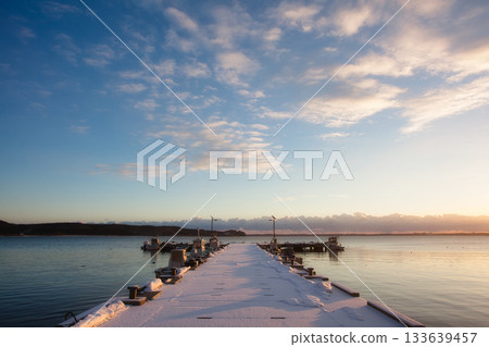 Pier at Lake Ogawara in snowy winter 133639457