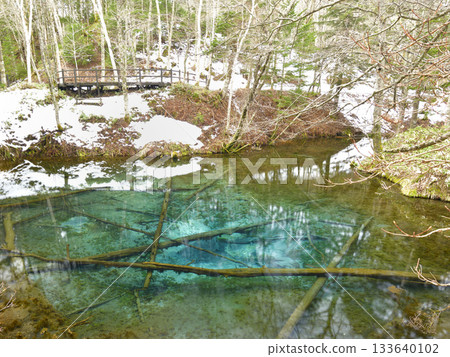 Kaminoko Pond in early spring after the snow melts Kaminoko Pond in early spring after the snow melts 133640102