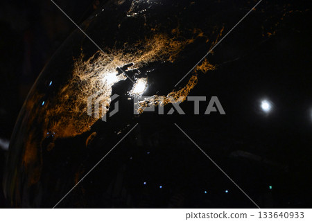 大型和島漆器地球儀“夜幕下的地球” 133640933