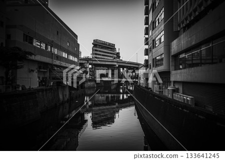 東京水道橋神田川的日落景色 東京水道橋神田川的日落景色 133641245