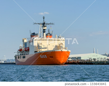 The giant Antarctic research vessel "Shirase" 2025.11 Yokohama, Japan 133643841