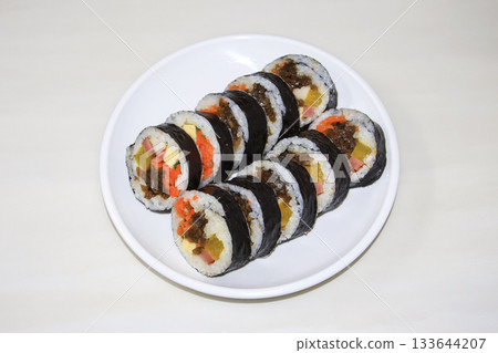 Kimbap(gimbap) is a representative Korean food. Kimbap(gimbap) is a representative Korean food. 133644207