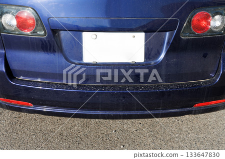 汽車後保險桿上的污垢 133647830