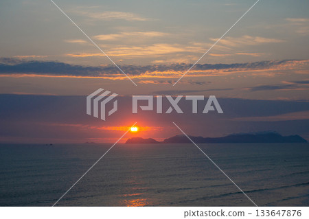 Sunset over the bay and Isla San Lorenzo in Lima, Peru 133647876