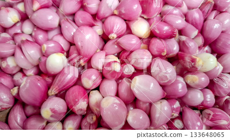 Abundant Pile of Bright Pink Peeled Shallots Essential Asian Spice Abundant Pile of Bright Pink Peeled Shallots Essential Asian Spice 133648065