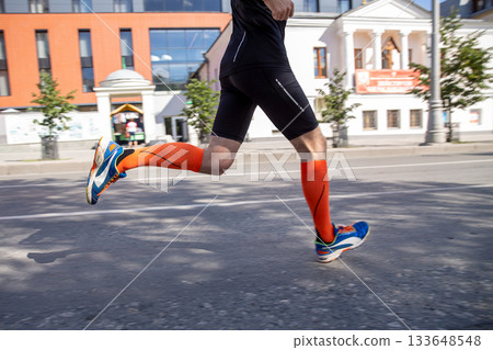 Man running marathon Man running marathon 133648548