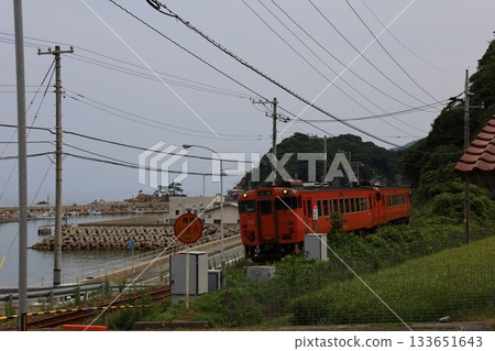 JR trains passing by the port 133651643